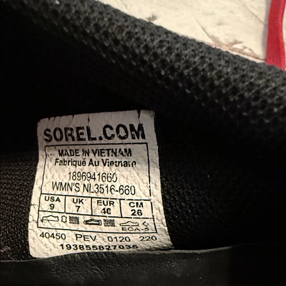 Sorel Kinetic Impact Sneakers Size‎ 9 Suede Mesh Upper Red Pink Athleisure